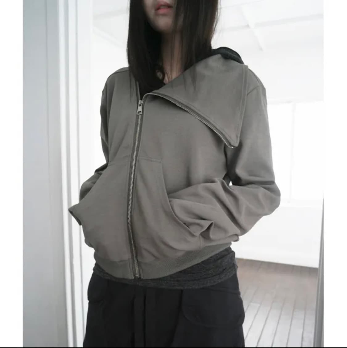 에프터먼데이 언발란스 집업 상품이미지1