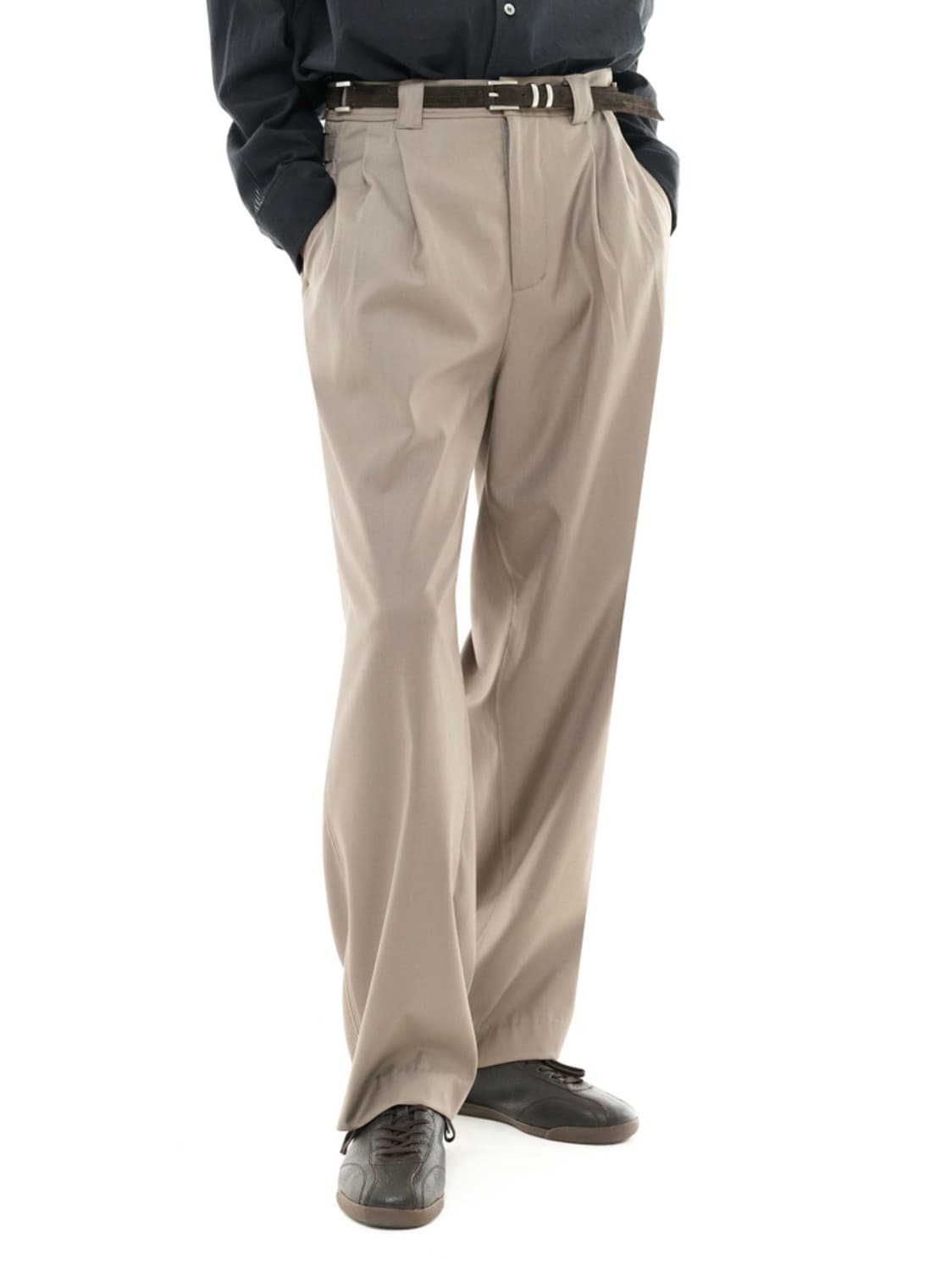 비슬로우 25SS 투턱 테이퍼드 팬츠 상품이미지1