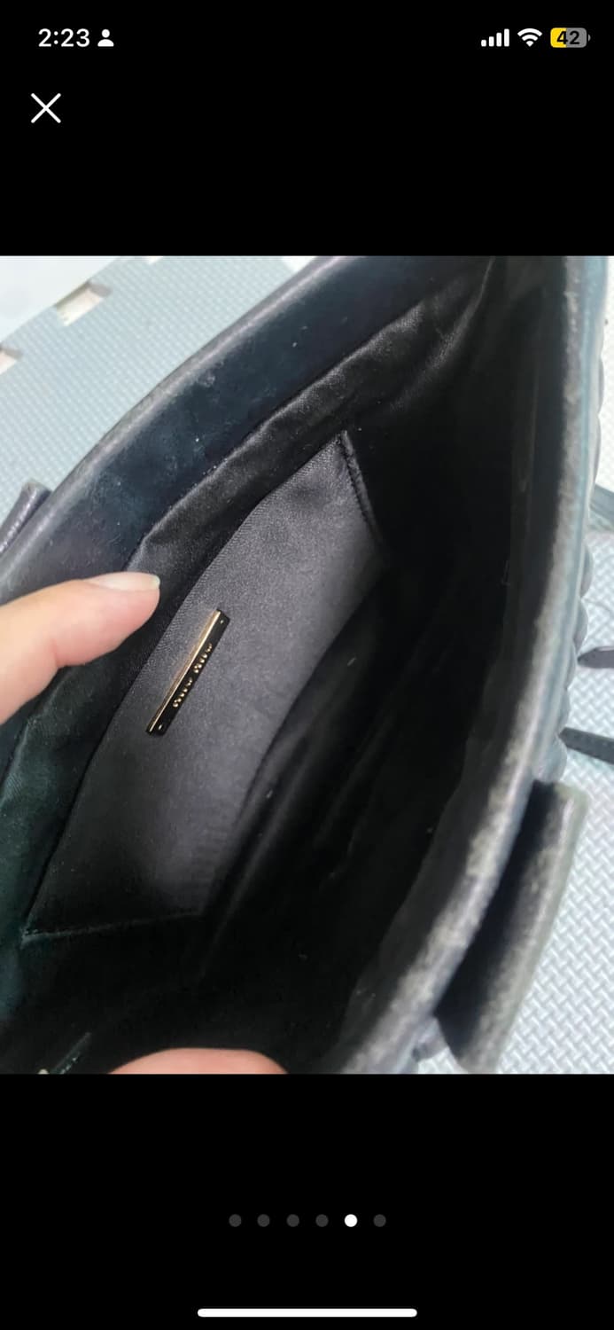 미우미우 마테라쎄 블랙 숄더백 상품이미지4