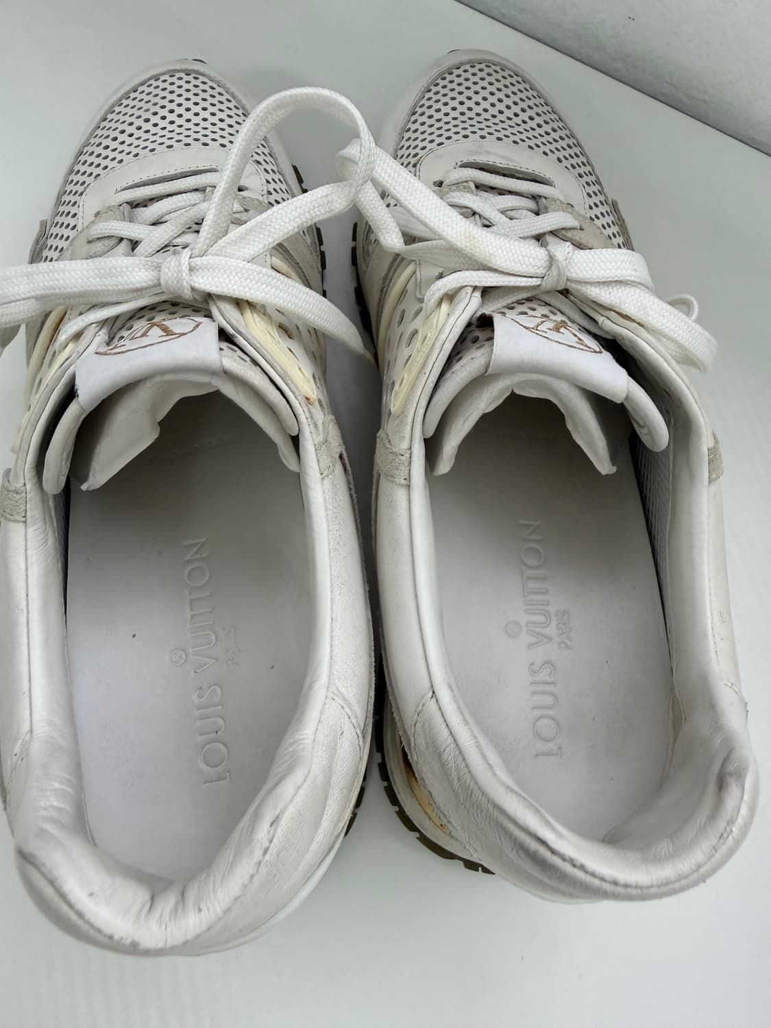 정품) 루이비통 여성 런어웨이 스니커즈 38.5 상품이미지7