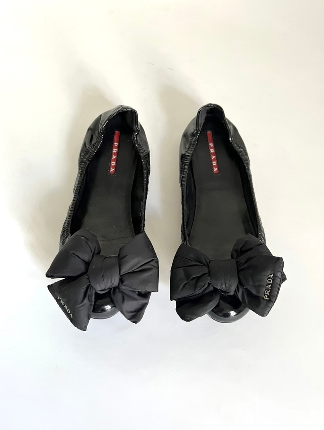 프라다 리본 플랫 슈즈 상품이미지1