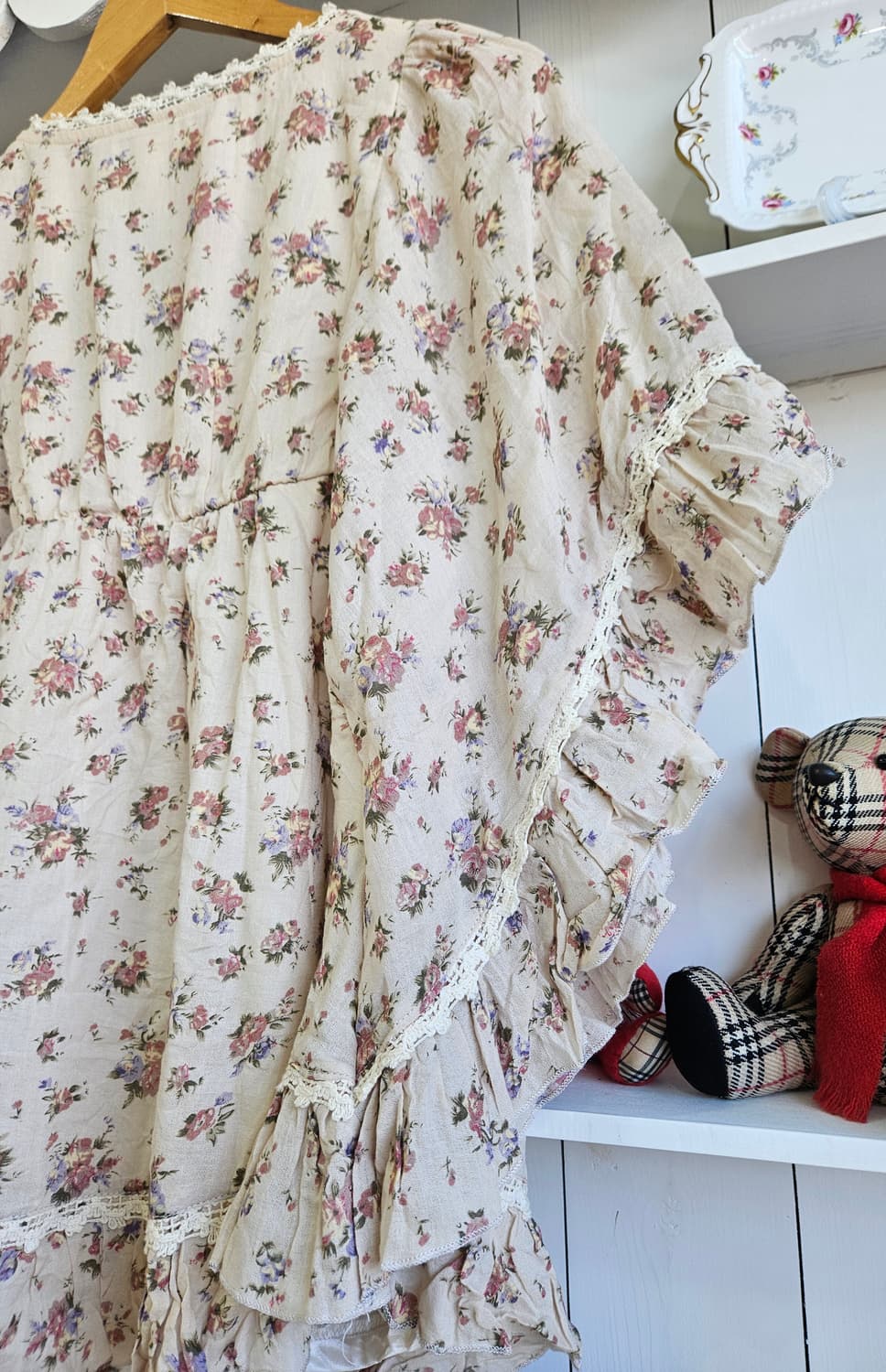 케이프플라워 프릴 망또형블라우스 상품이미지7