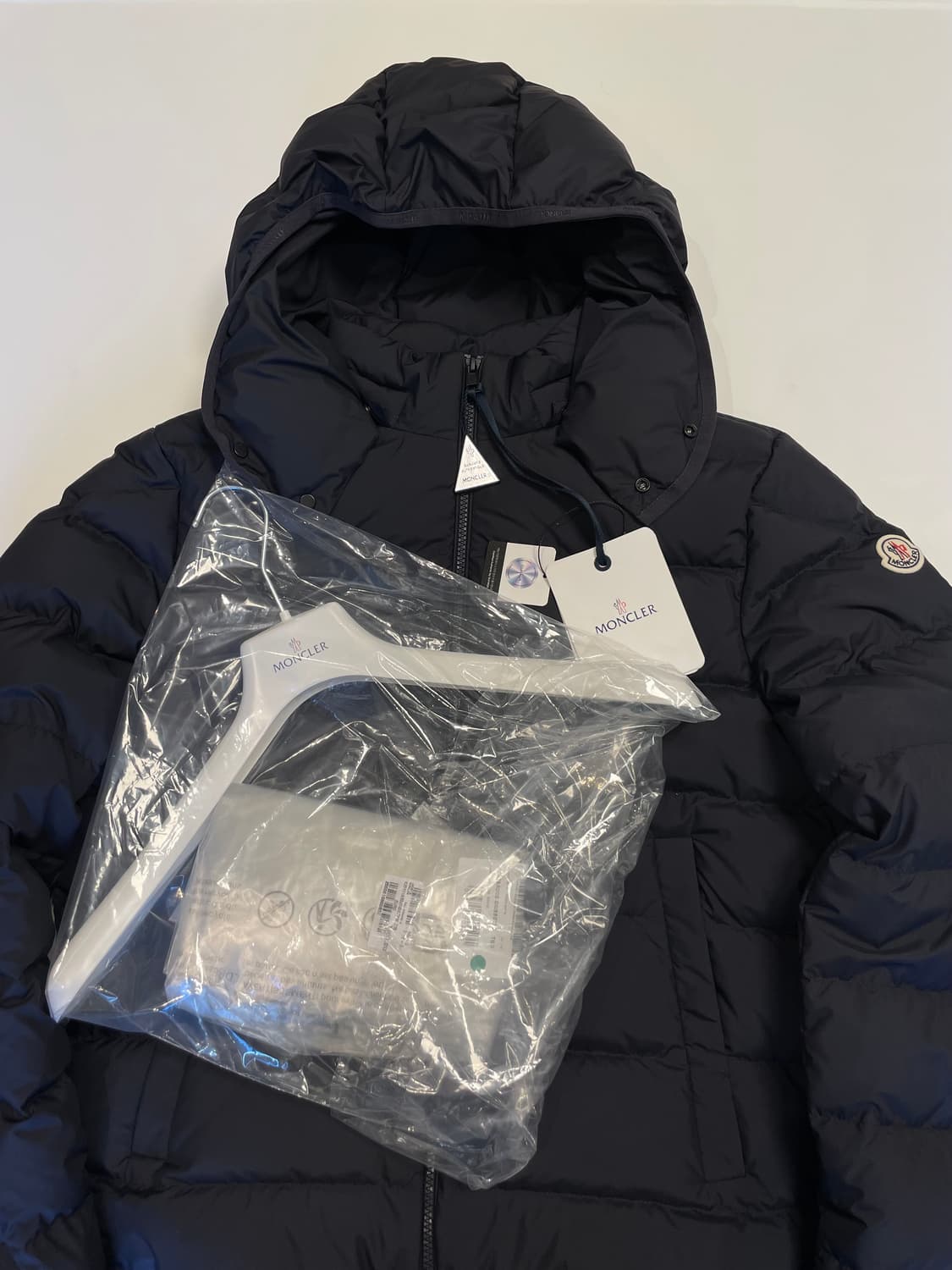 몽클레어 몽브로크 후드 패딩 다크네이비 3 새상품 상품이미지7