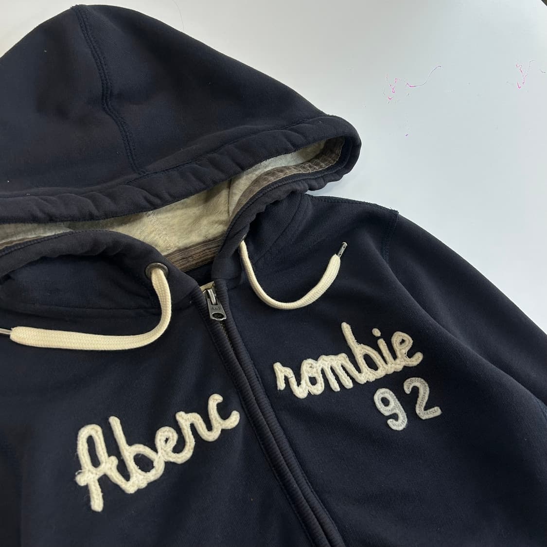 Abercrombie 아베크롬비 레터링로고 네이비 후드집업 상품이미지4