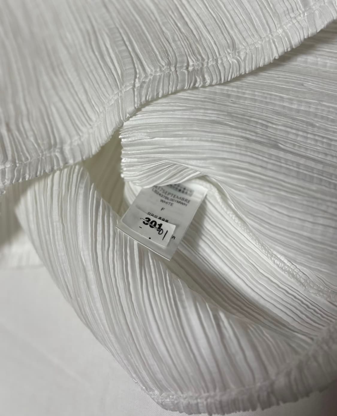 르917 LE17SEPTEMBER FREYA PLEATS TOP 상품이미지4