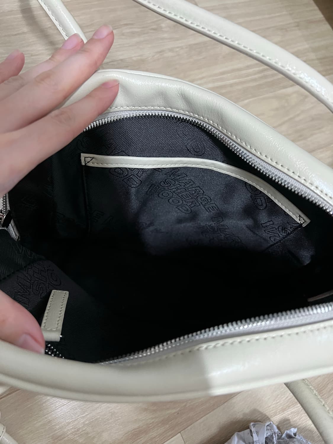 [마지셔우드]파이핑 숄더백 크림 상품이미지4