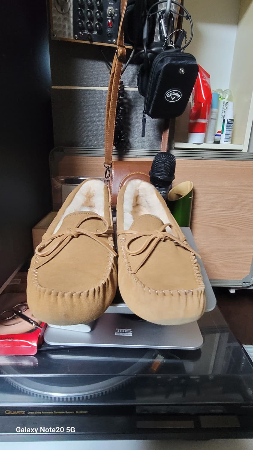 어그 스니커즈 상품이미지1