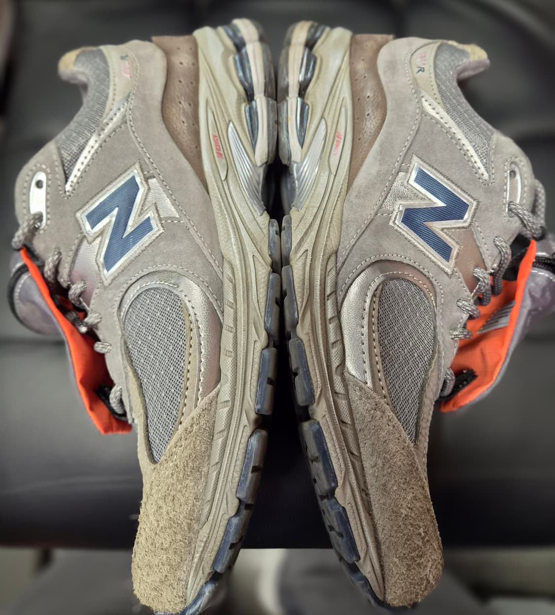 뉴발란스 2002R 프리미엄 빈티지 그레이 상품이미지6