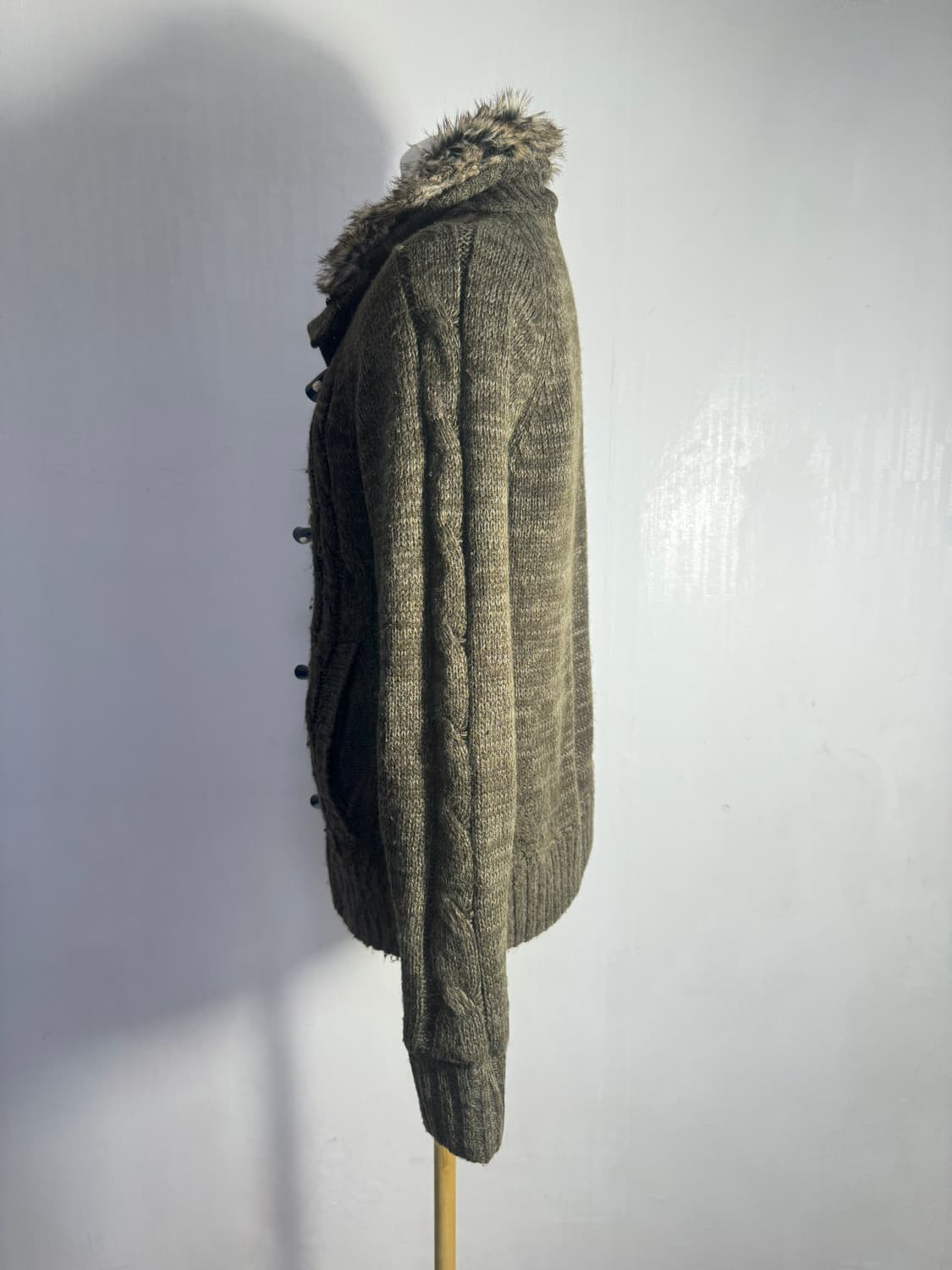 Sorridere 퍼 칼라 토글 니트집업 y2k 상품이미지3