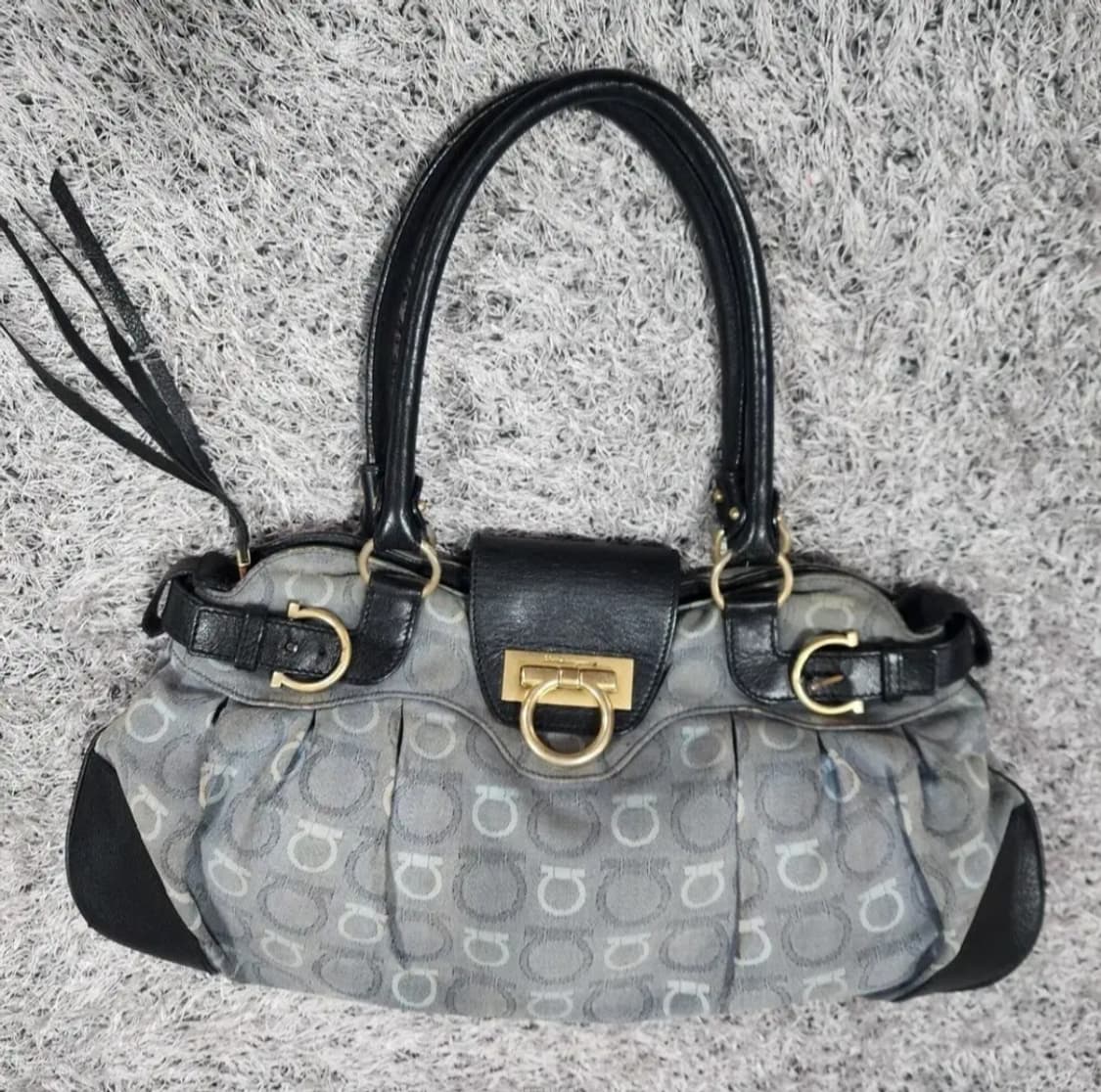 페라가모 간치니 숄더백 상품이미지1