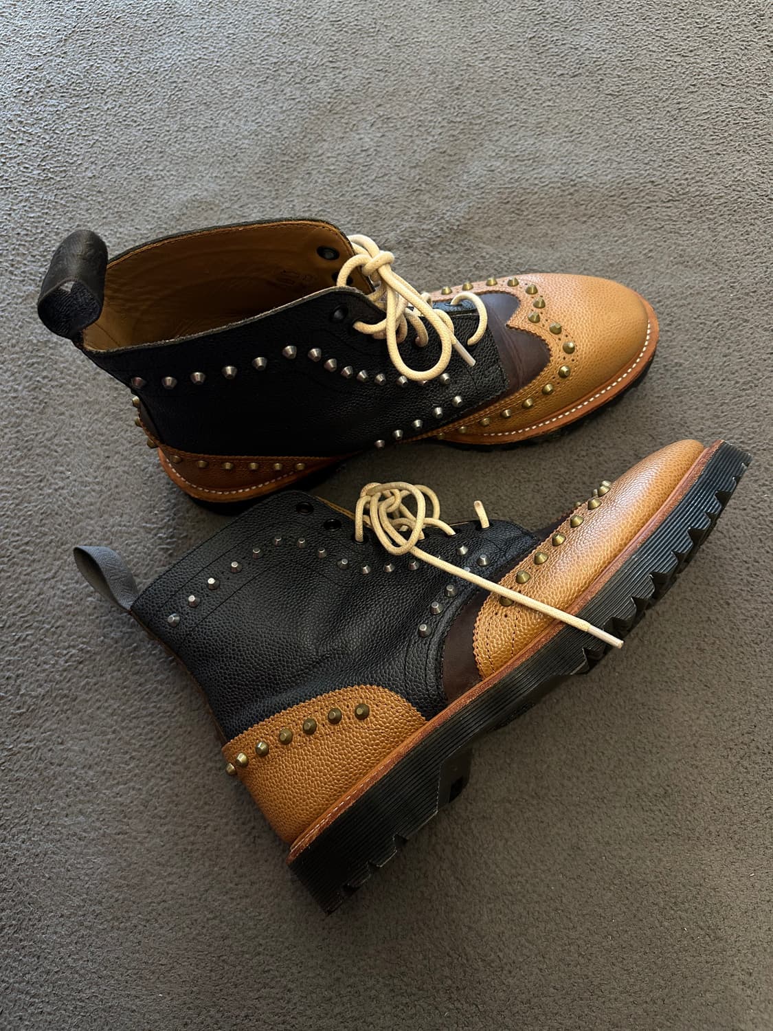 닥터마틴 펠리페 스터드 윙팁 처분  상품이미지3