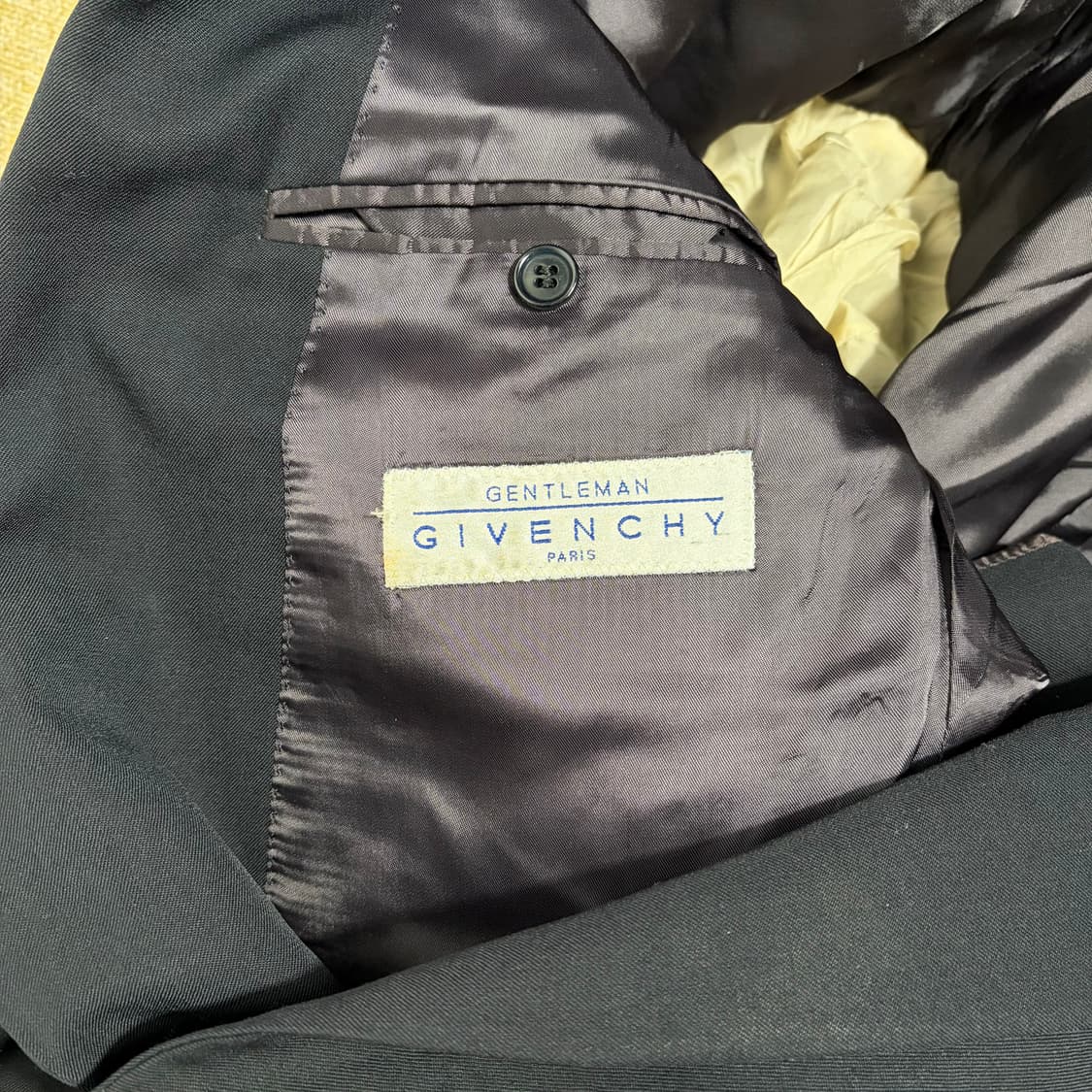 지방시 검정색 금장 버튼 블레이저(50) 상품이미지4