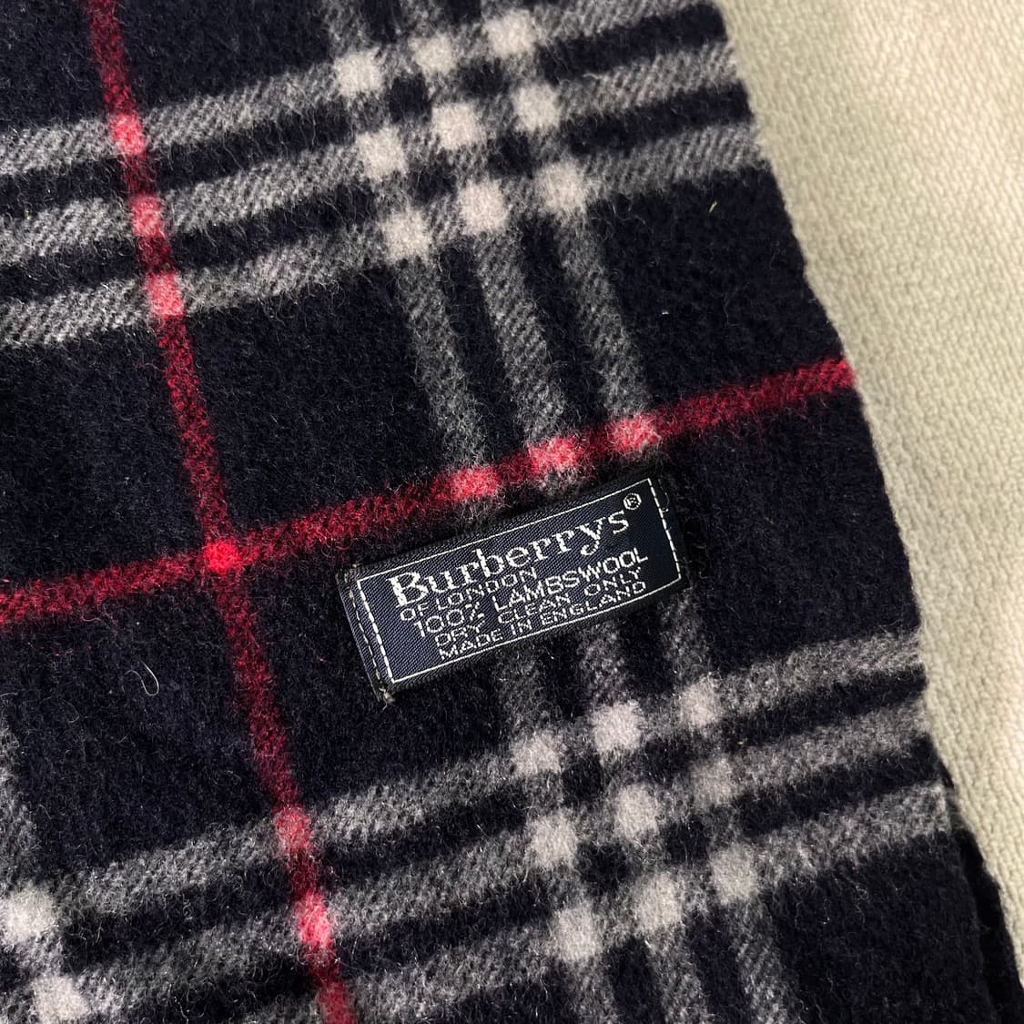 버버리 노바체크 램스울 네이비 머플러 상품이미지3