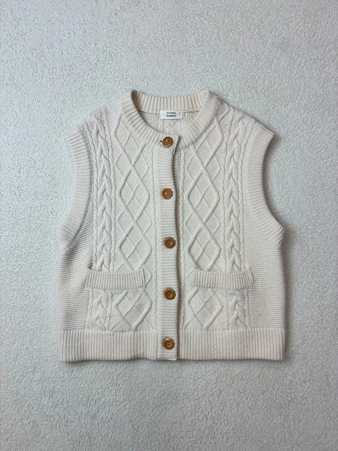 스튜디오톰보이 22FW 트위스트 울 니트 베스트 PN5922 상품이미지1