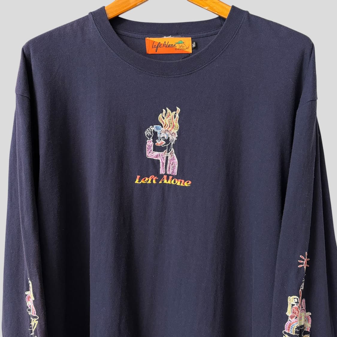 (XL)Left Alone 일러스트 자수 긴팔 티셔츠 상품이미지2