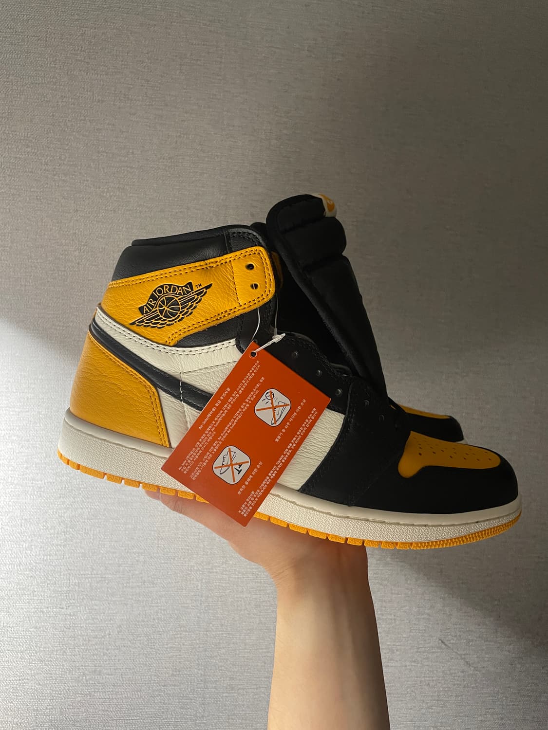 조던1 레트로 하이 OG 택시 상품이미지1