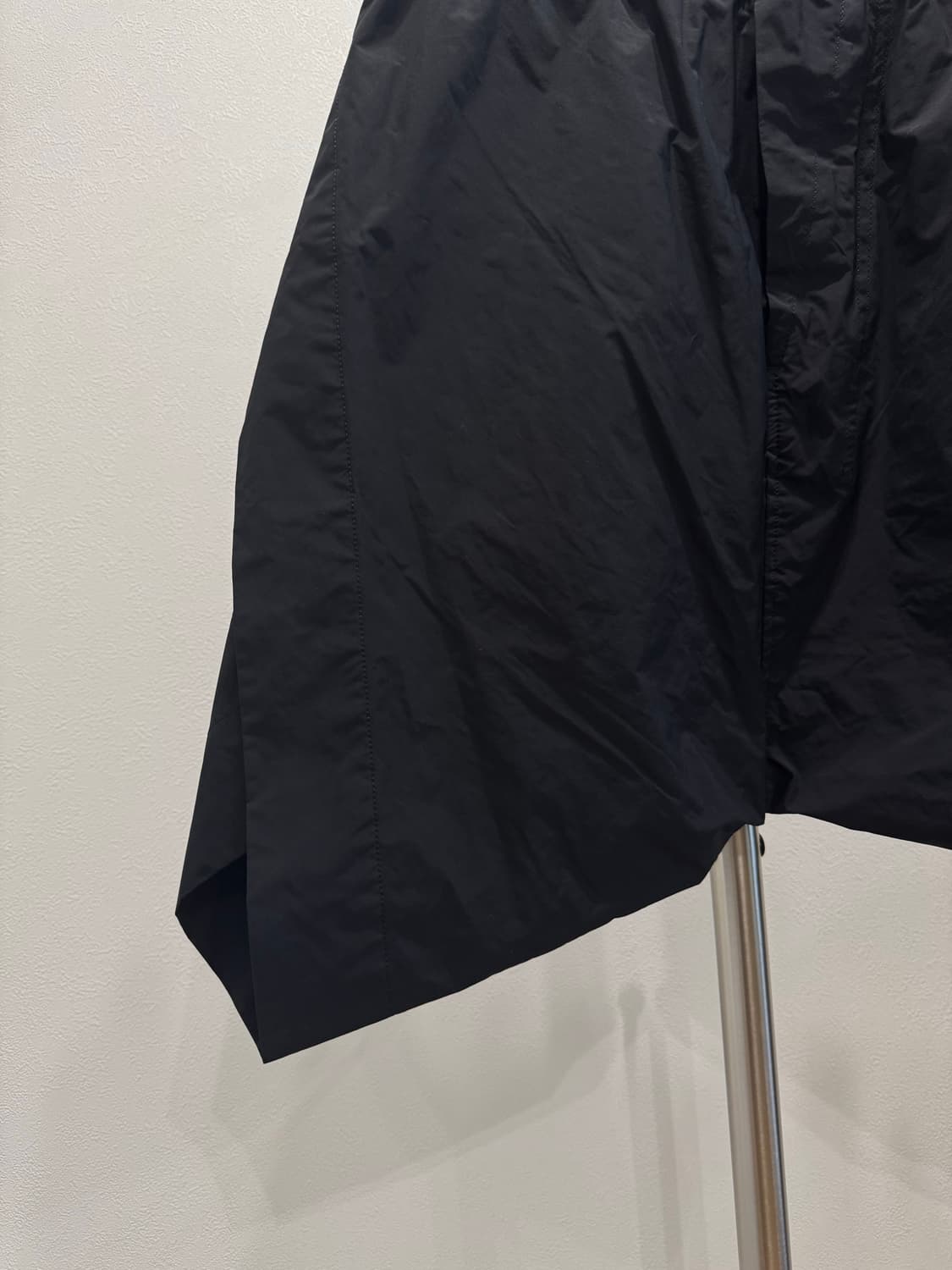 Julius Nilos 17ss 트위스티드 크로치 사루엘 쇼츠 상품이미지2