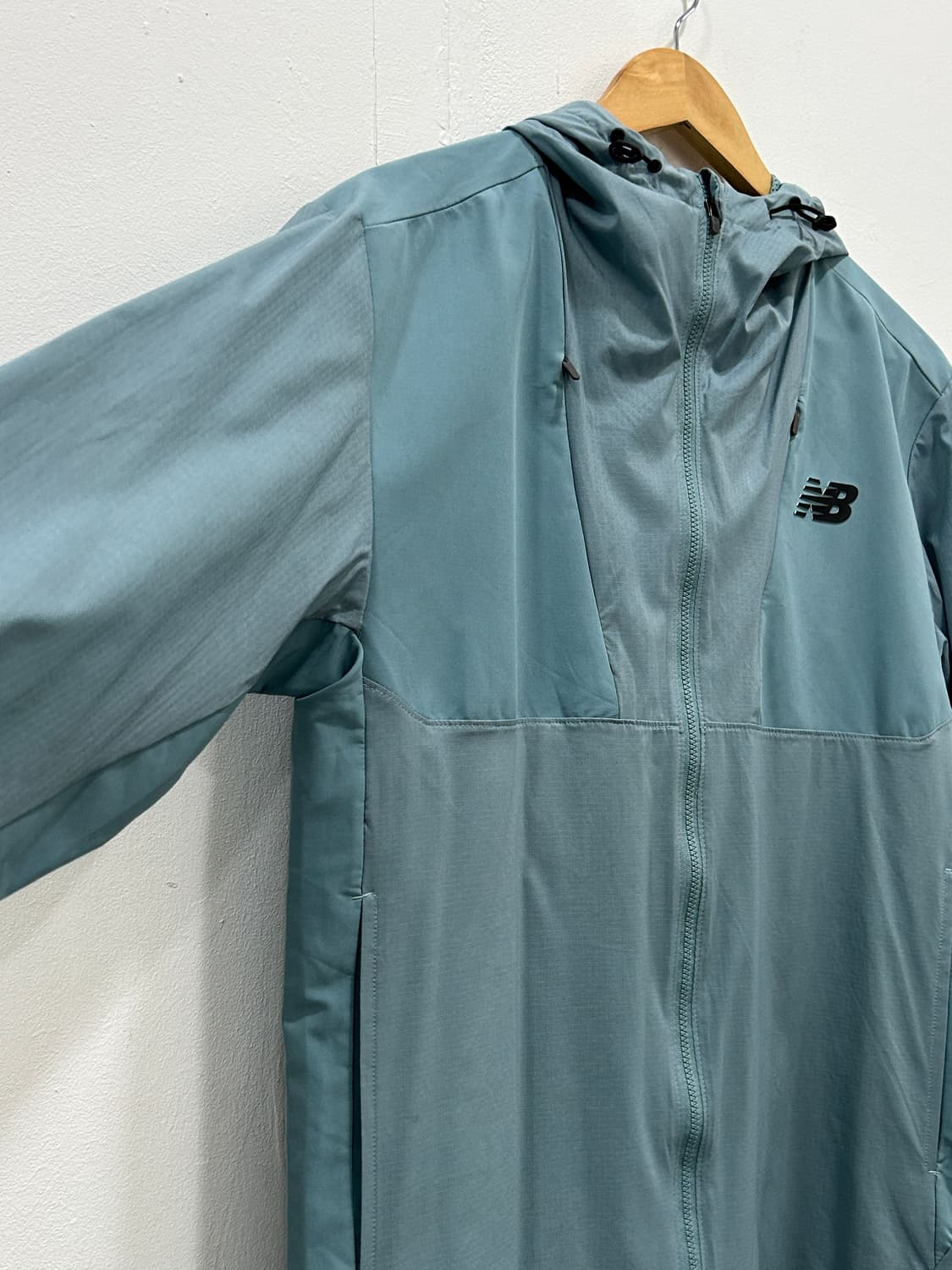 뉴발란스 경량 후드 바람막이 자켓 S 90 민트 상품이미지3