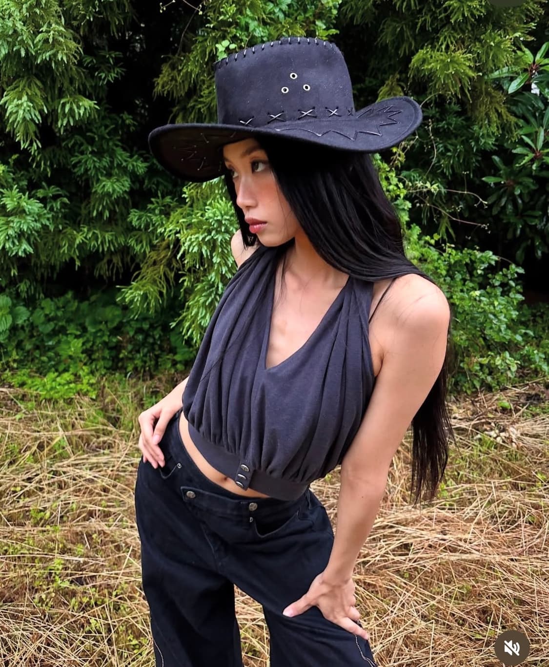 [ yeel leey ]DRAPED HALTER NECK TOP 홀터넥탑 상품이미지4