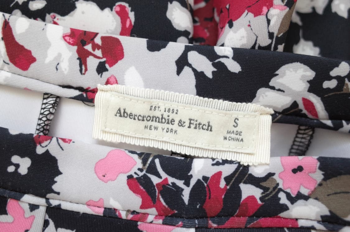 Abercrombie & Fitch 플로럴 미니 스커트 상품이미지4