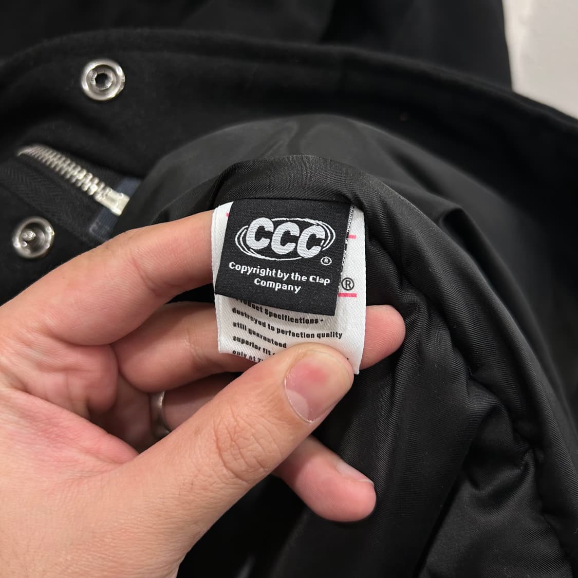 더 클랩컴퍼니 양털 카라 울 누빔 야상 패딩 코트 상품이미지4