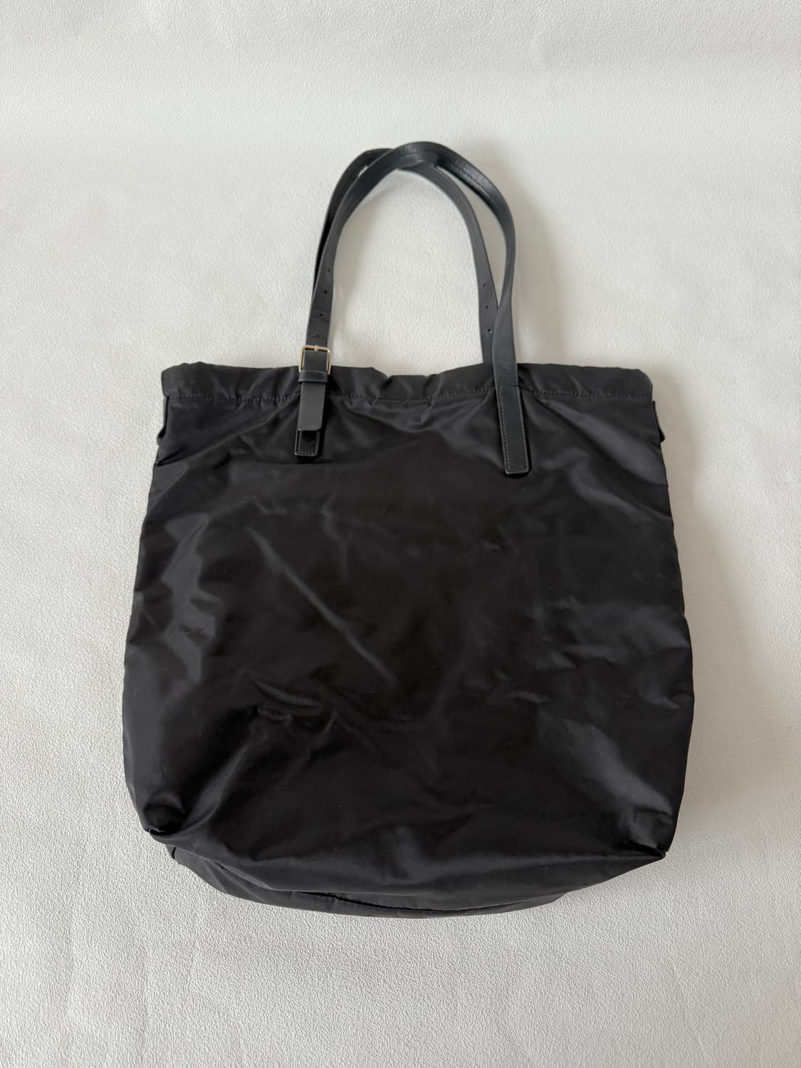 띠어리(Theory) 레더 포켓 토트백 상품이미지5