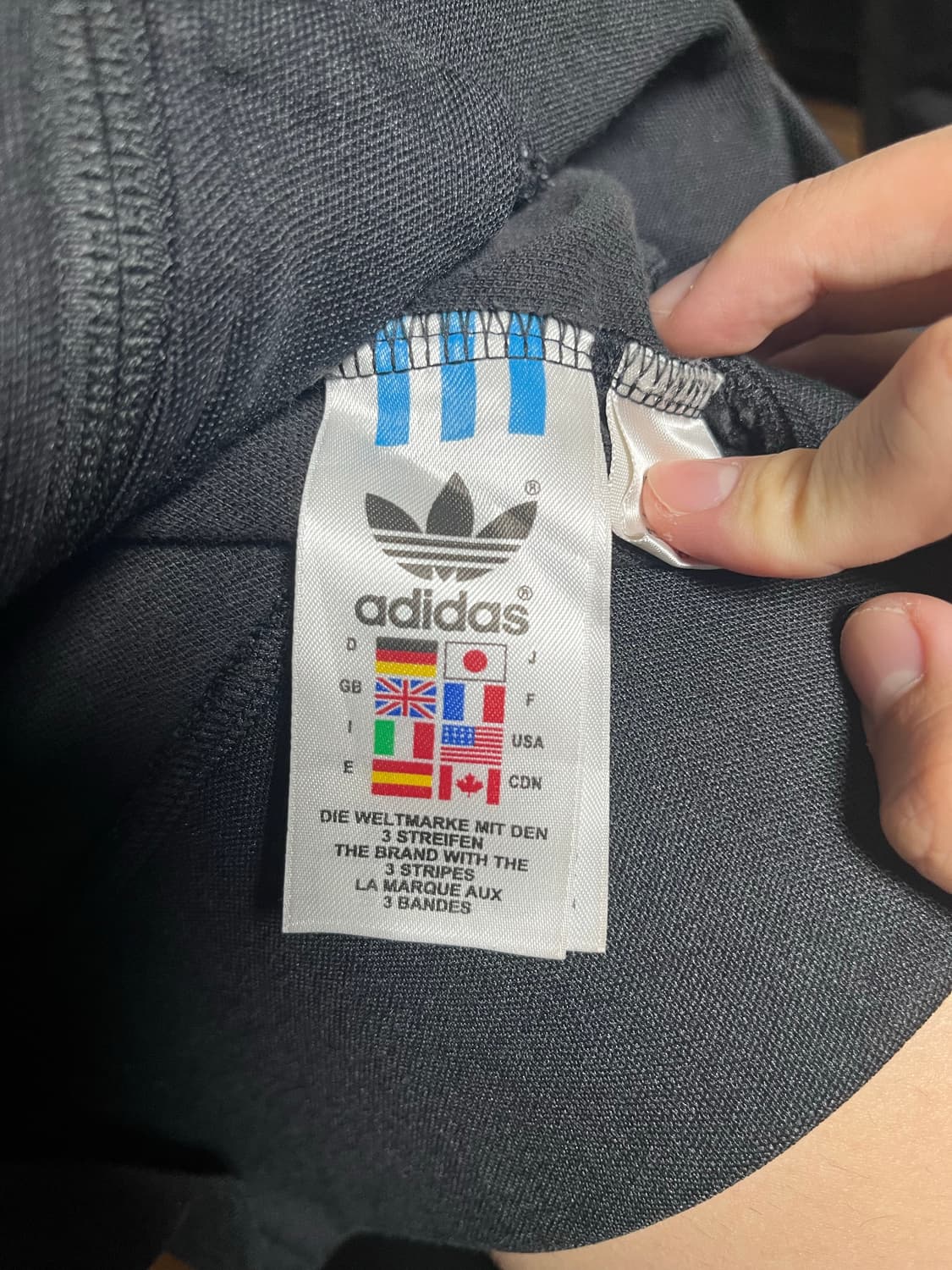 아디다스 검빨져지 M (우주 매물) 상품이미지4