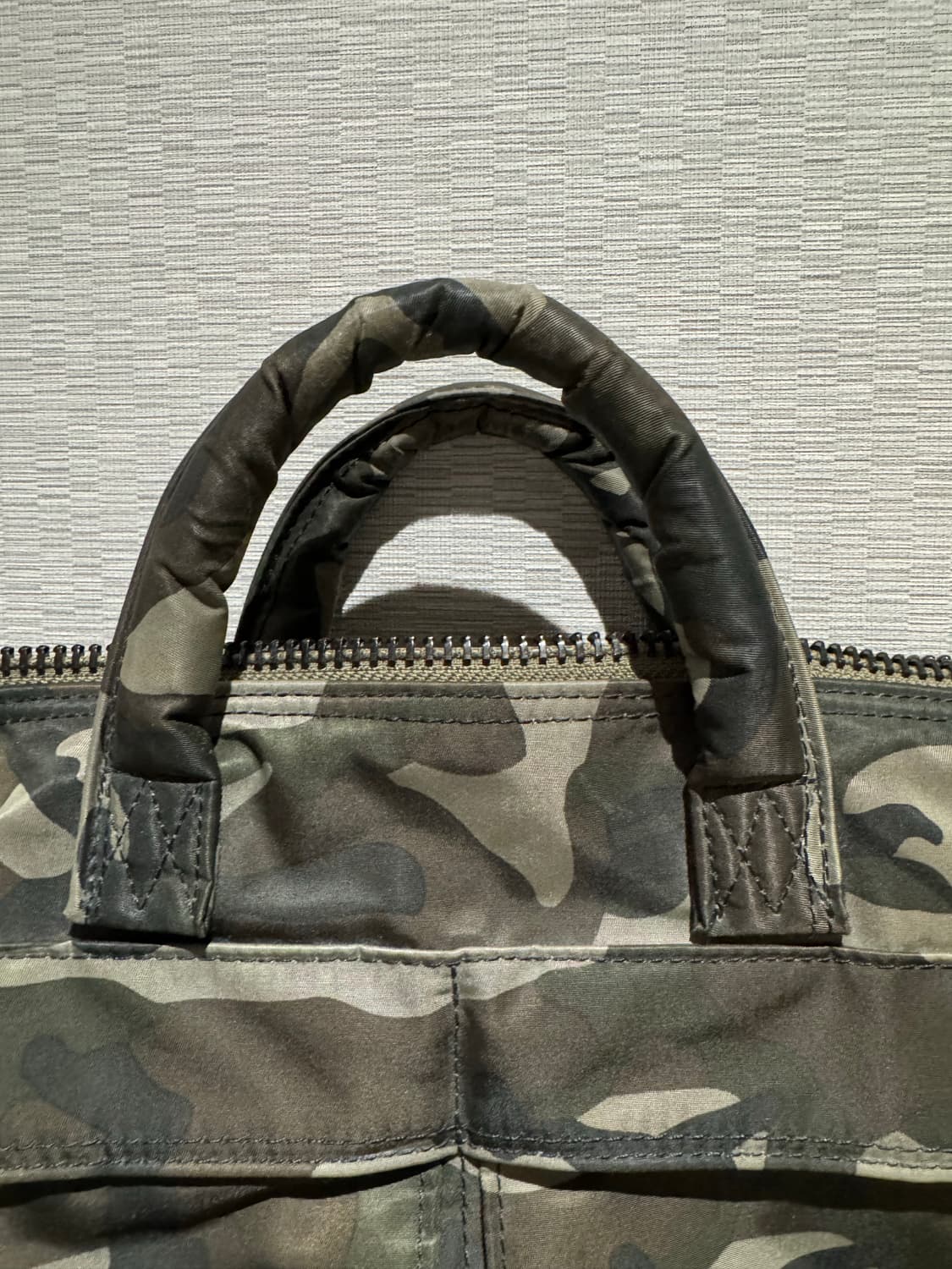 포터 x 화이트 마운티니어링 헬멧백입니다.  상품이미지5