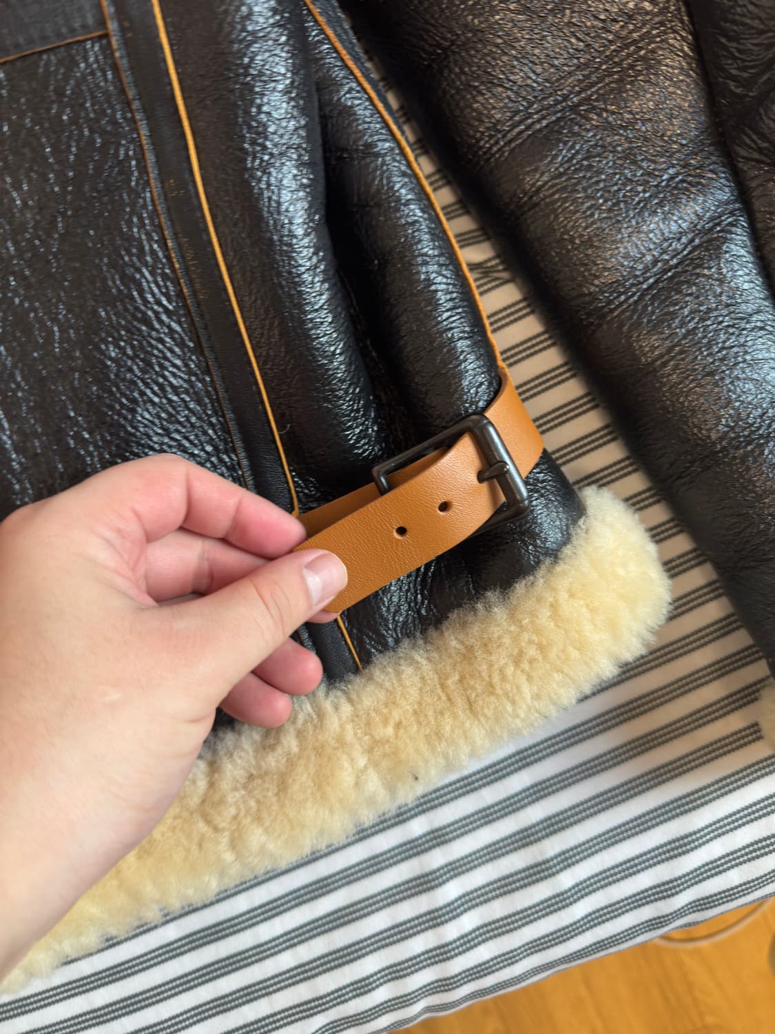 이스트로그X변요한 콜라보 무스탕L 상품이미지4