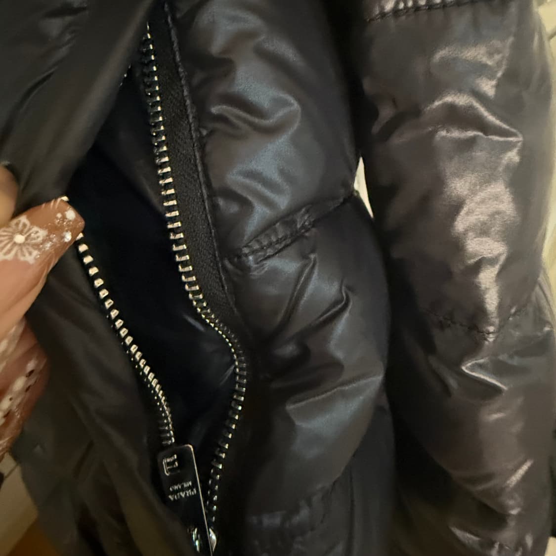 프라다 여성 경량 패딩 상품이미지3