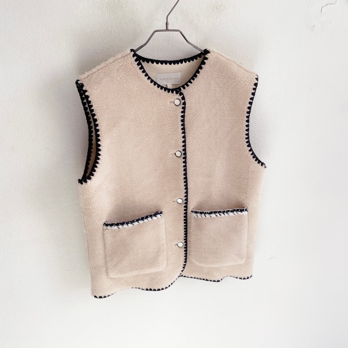 플라스틱 아일랜드 자수 배색 퍼 베스트 상품이미지3