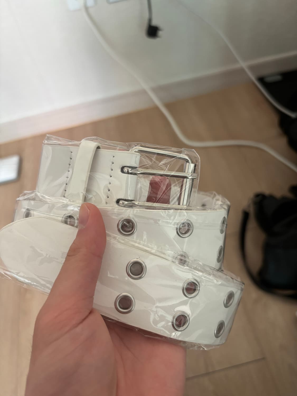 흰색 스터드 벨트 상품이미지1