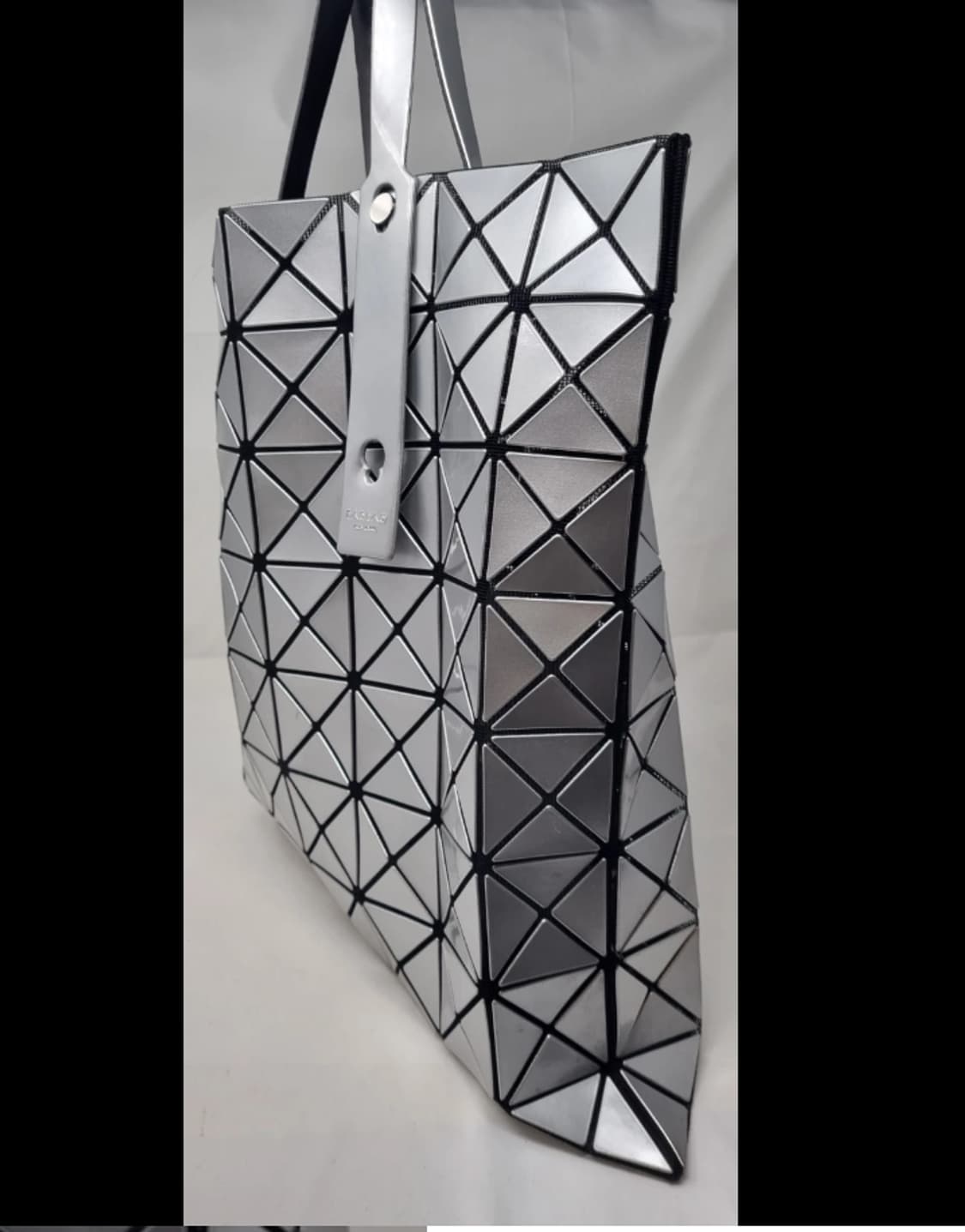 바오바오 이세이미야케 루센트 실버 토트백 상품이미지4