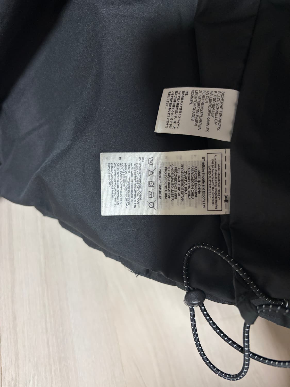 고샤 아디다스 패딩 S 블랙 상품이미지6