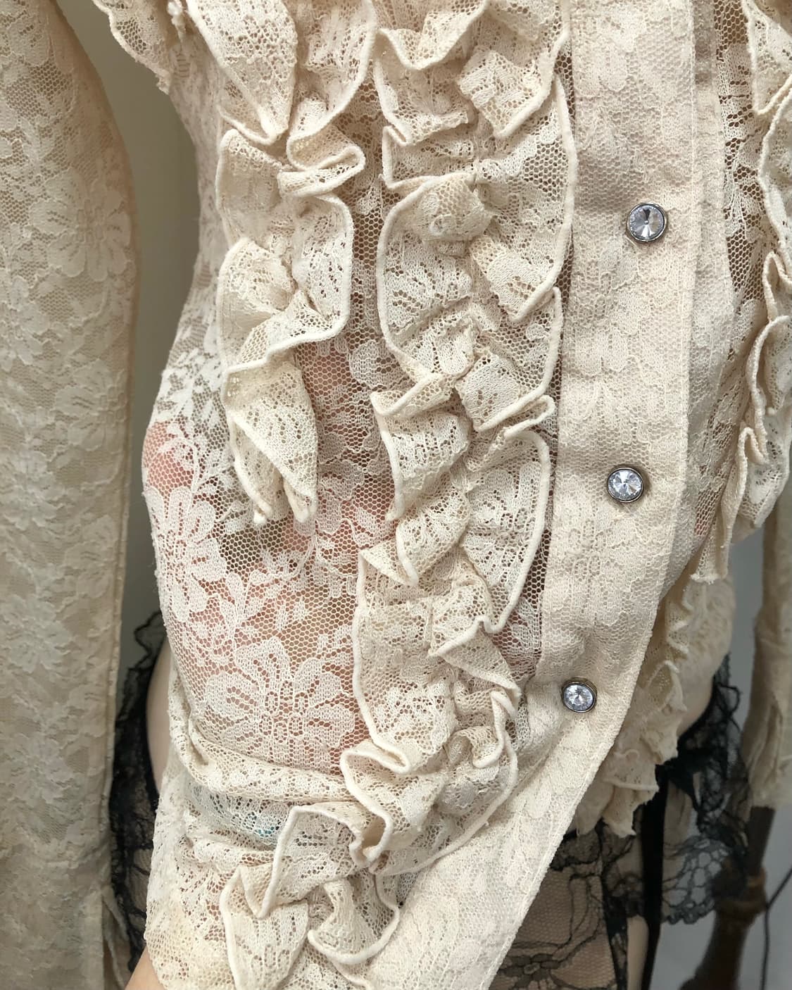 lemon beige fairy lace sheer top 상품이미지3