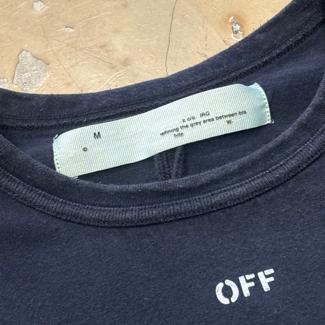 M 오프화이트 블랙 반팔티셔츠 상품이미지4