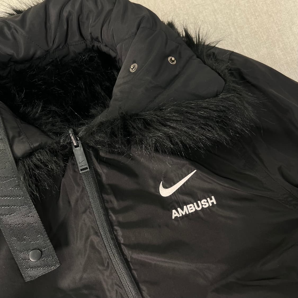 100 나이키 x 앰부쉬 리버시블 포우퍼 코트 블랙 상품이미지5