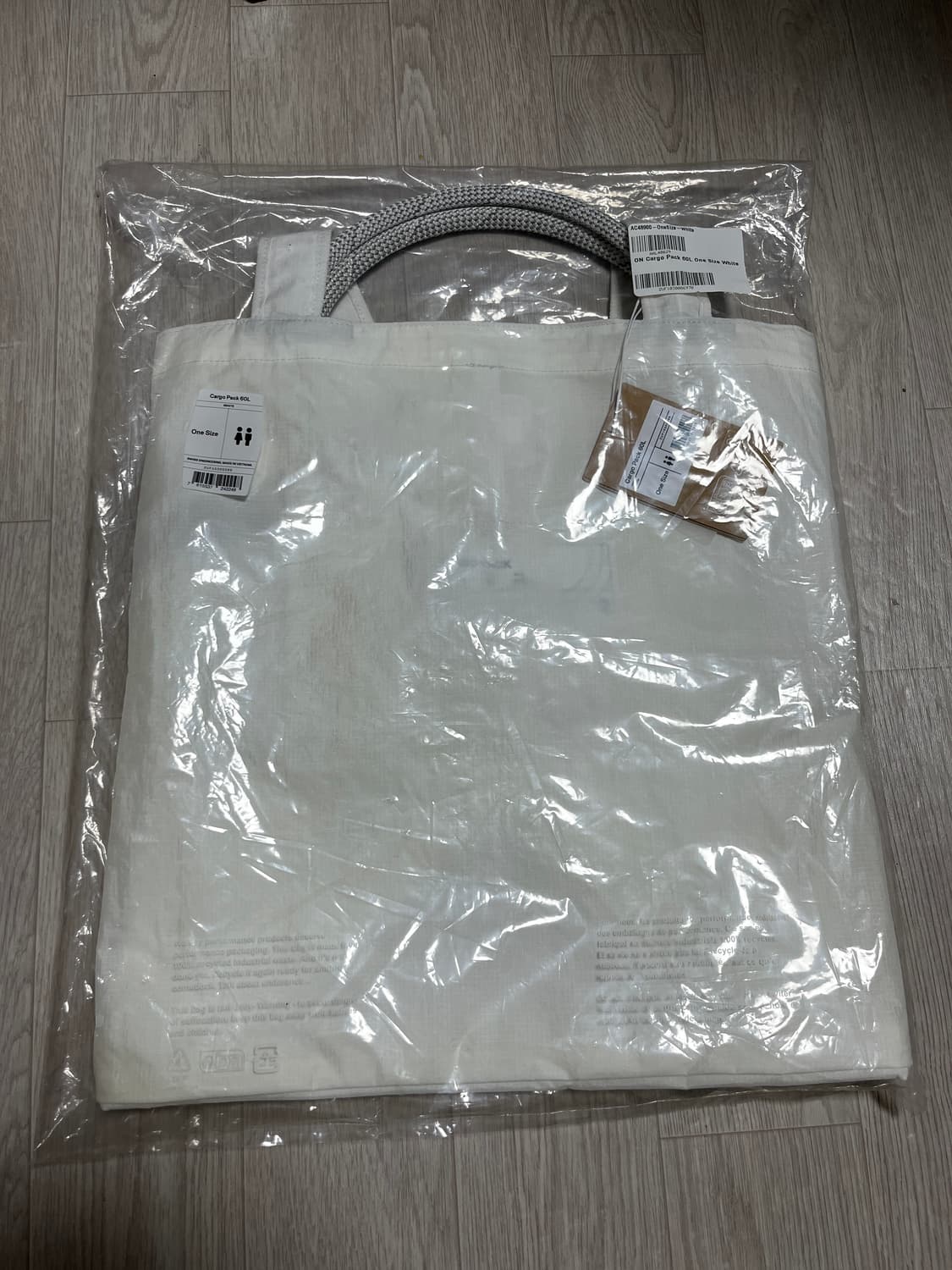 온 러닝 on running 카고팩 오버사이즈 토트백 화이트 상품이미지6