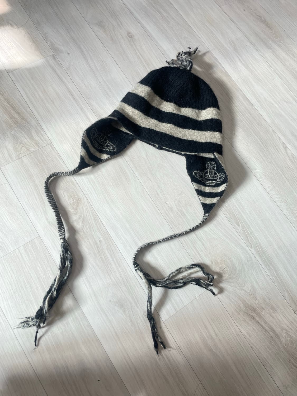 비비안웨스트우드 이어플랩 나나비니 상품이미지1