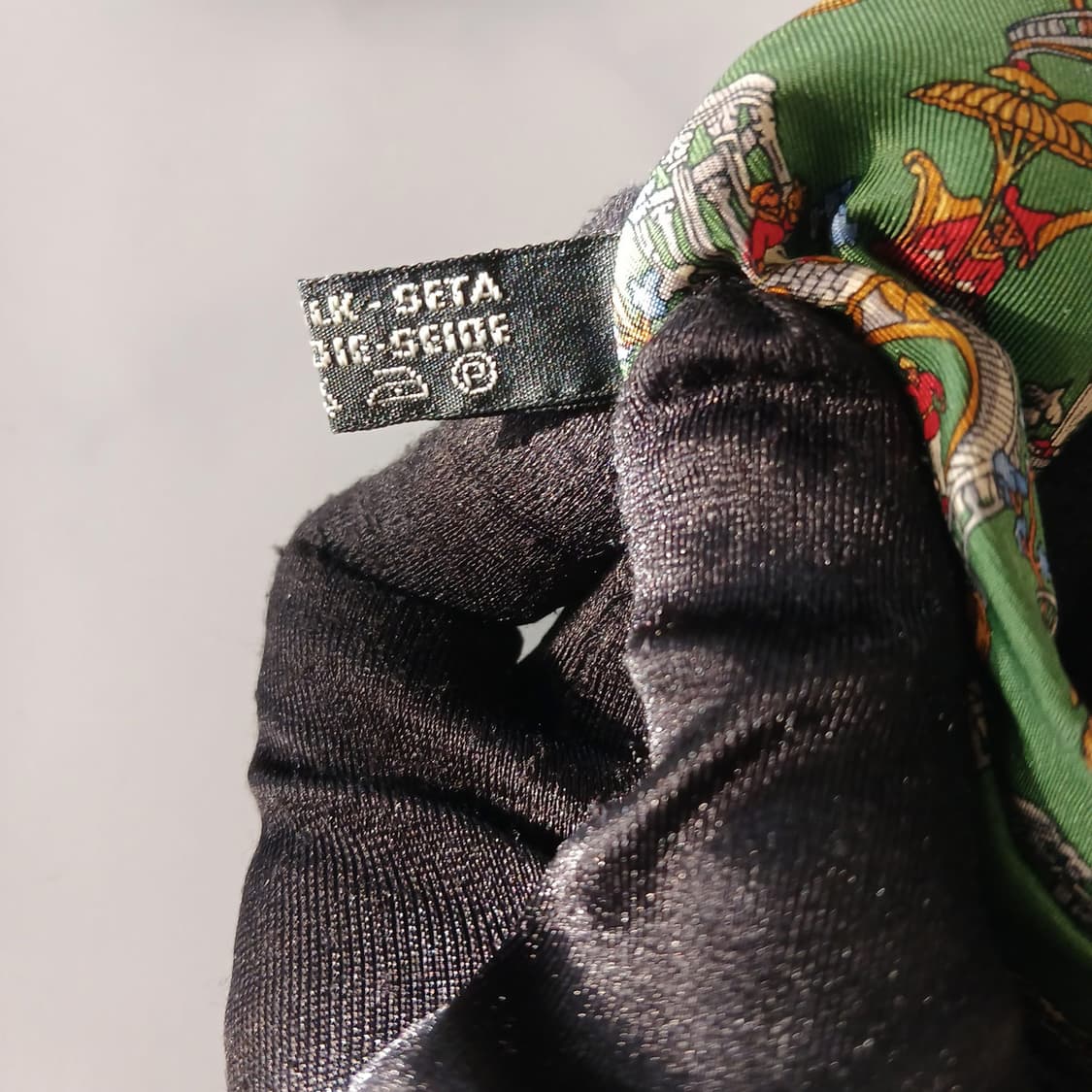 페라가모 실크 다크그린 아트 모티브 넥타이 9.2cm B등급 A19043 상품이미지10