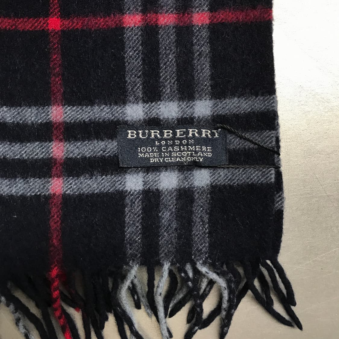 버버리 정품 캐시미어 머플러 네이비 상품이미지4