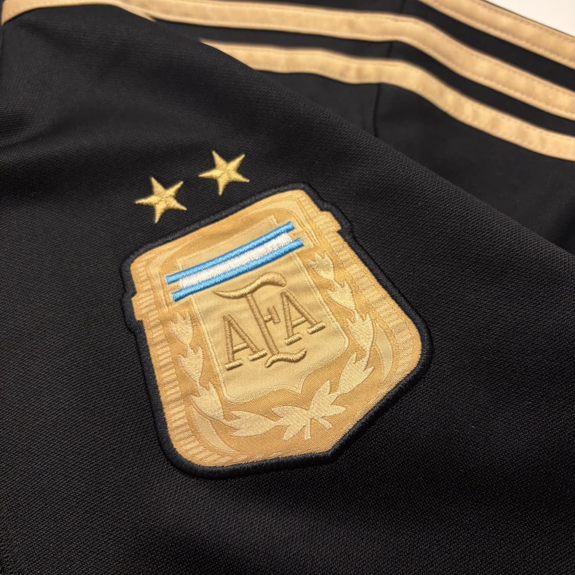 [100] 14s 아디다스 아르헨티나 트랙탑 블랙/골드 B514 상품이미지4