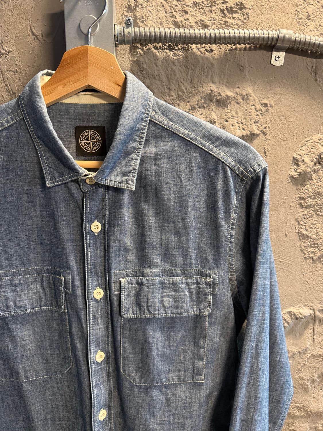 M 스톤아일랜드 STONE ISLAND 샴브레이 투포켓 셔츠 블루 상품이미지3