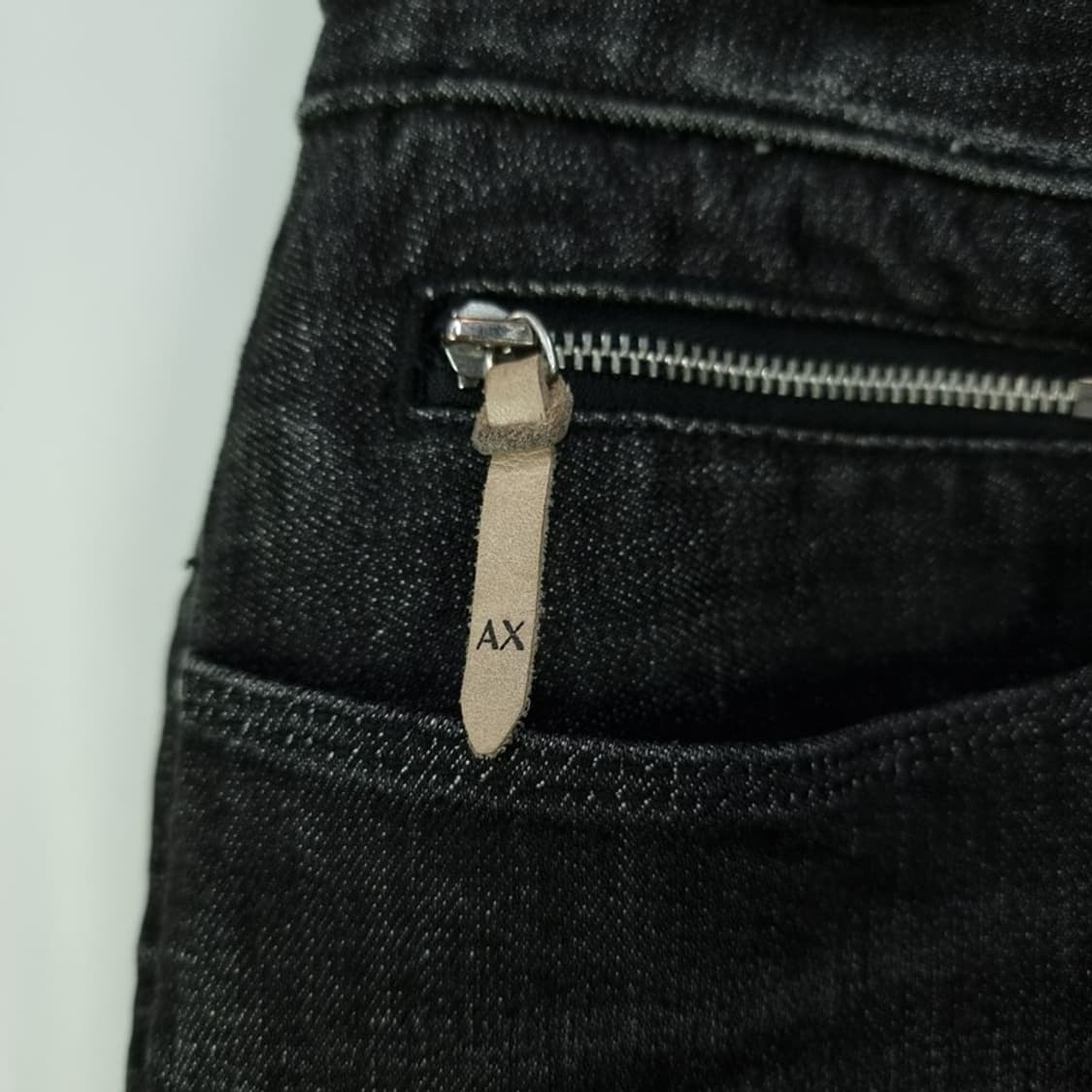 [아르마니] 슬림핏 흑청 블랙 데님 팬츠 P01516 상품이미지6