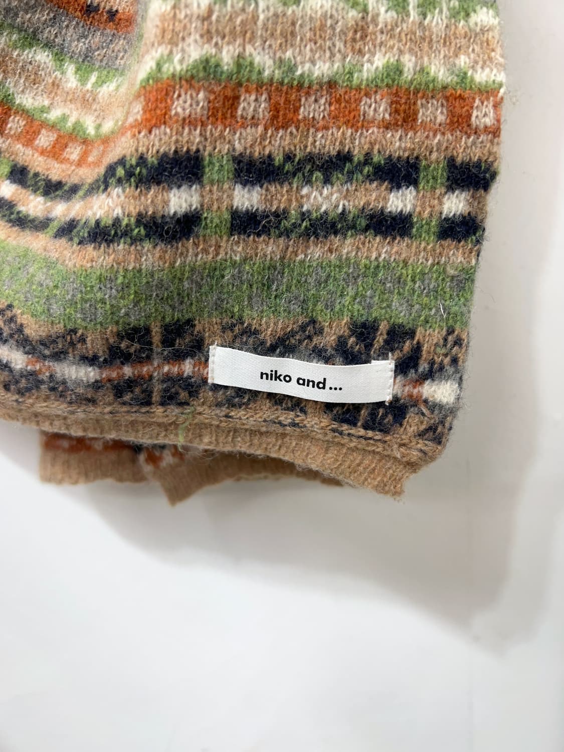 NIKO AND… Fair Isle Pattern Wool Muffler 상품이미지2
