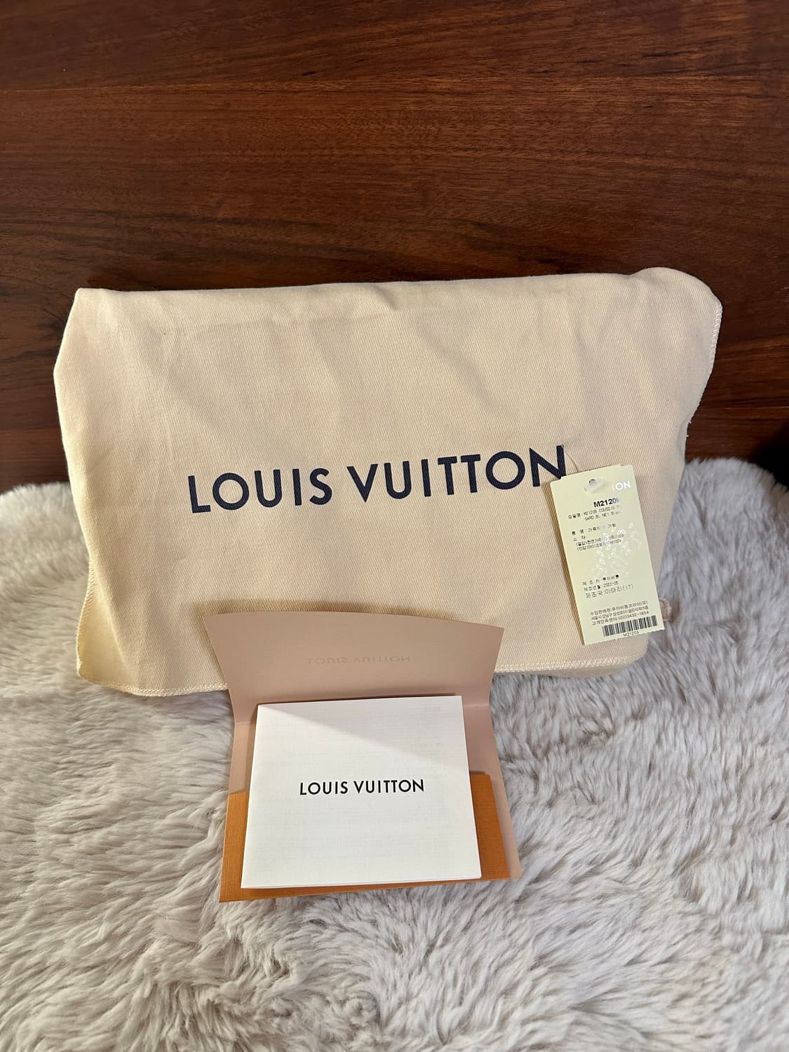 루이비통 모노그램 플라워 쿠상 PM M21209 상품이미지2