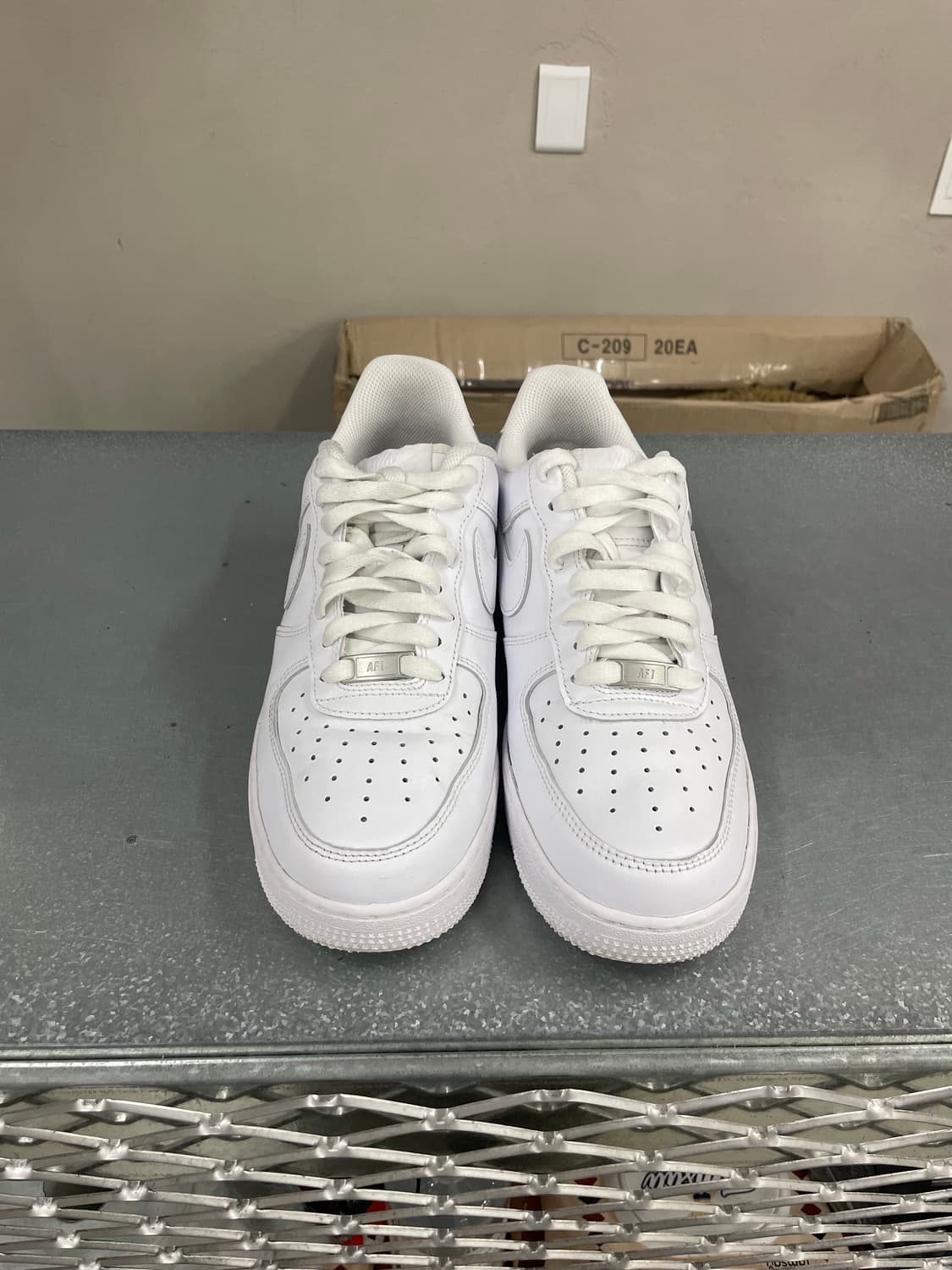 나이키 에어포스 1 화이트 260 상품이미지5