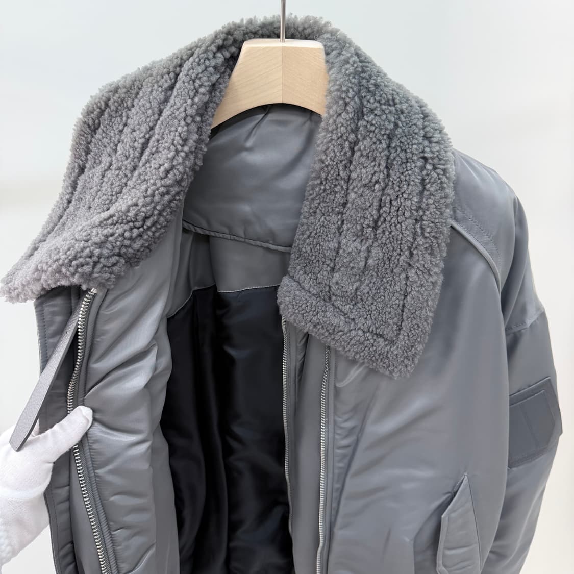 [S+급/48] 준지 무스탕 마원 항공점퍼 자켓 그레이 상품이미지4