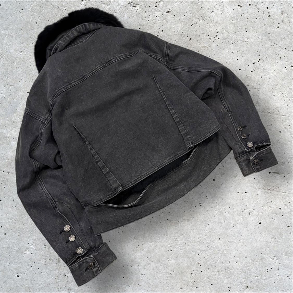 쟈딕앤볼테르 탈부착 블랙 데님 퍼 카라 자켓 C821 상품이미지2