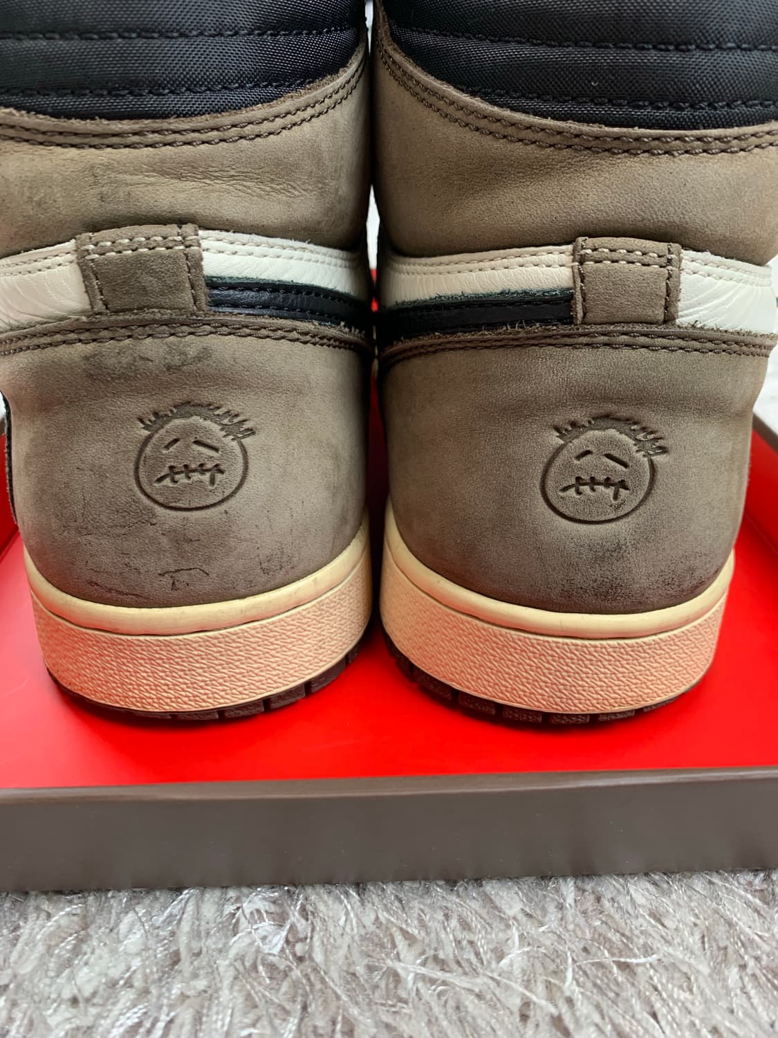 [275] 정품 나이키 x 트레비스 스캇 조던 1 하이 모카 상품이미지4